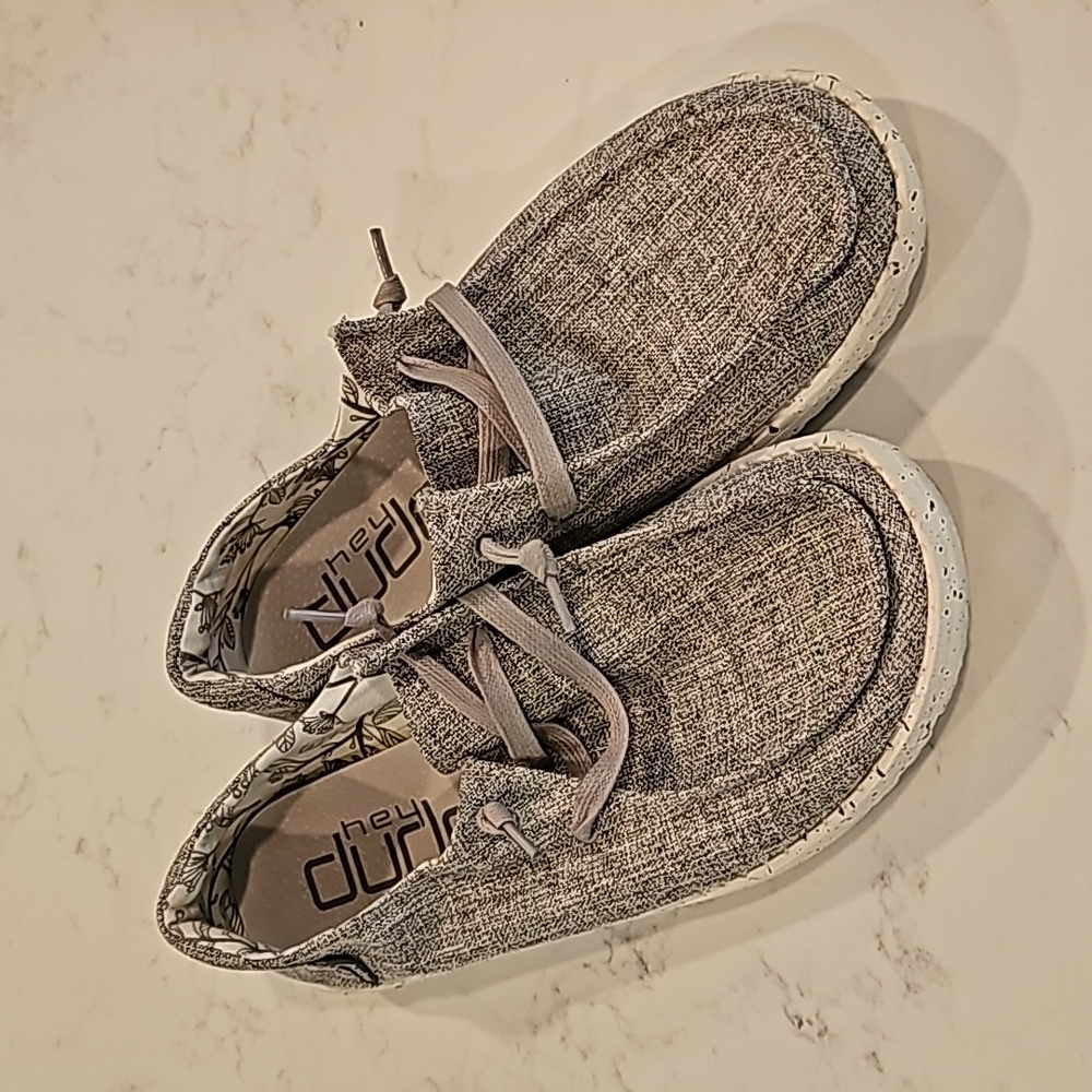 Hey Dude Wendy linen shoes size 7